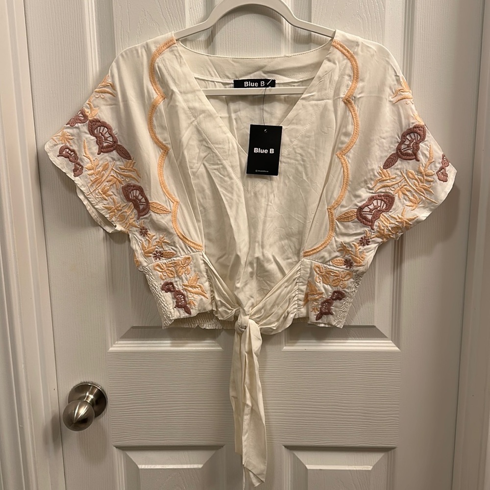 Embroidered Top - Picture 3 of 8